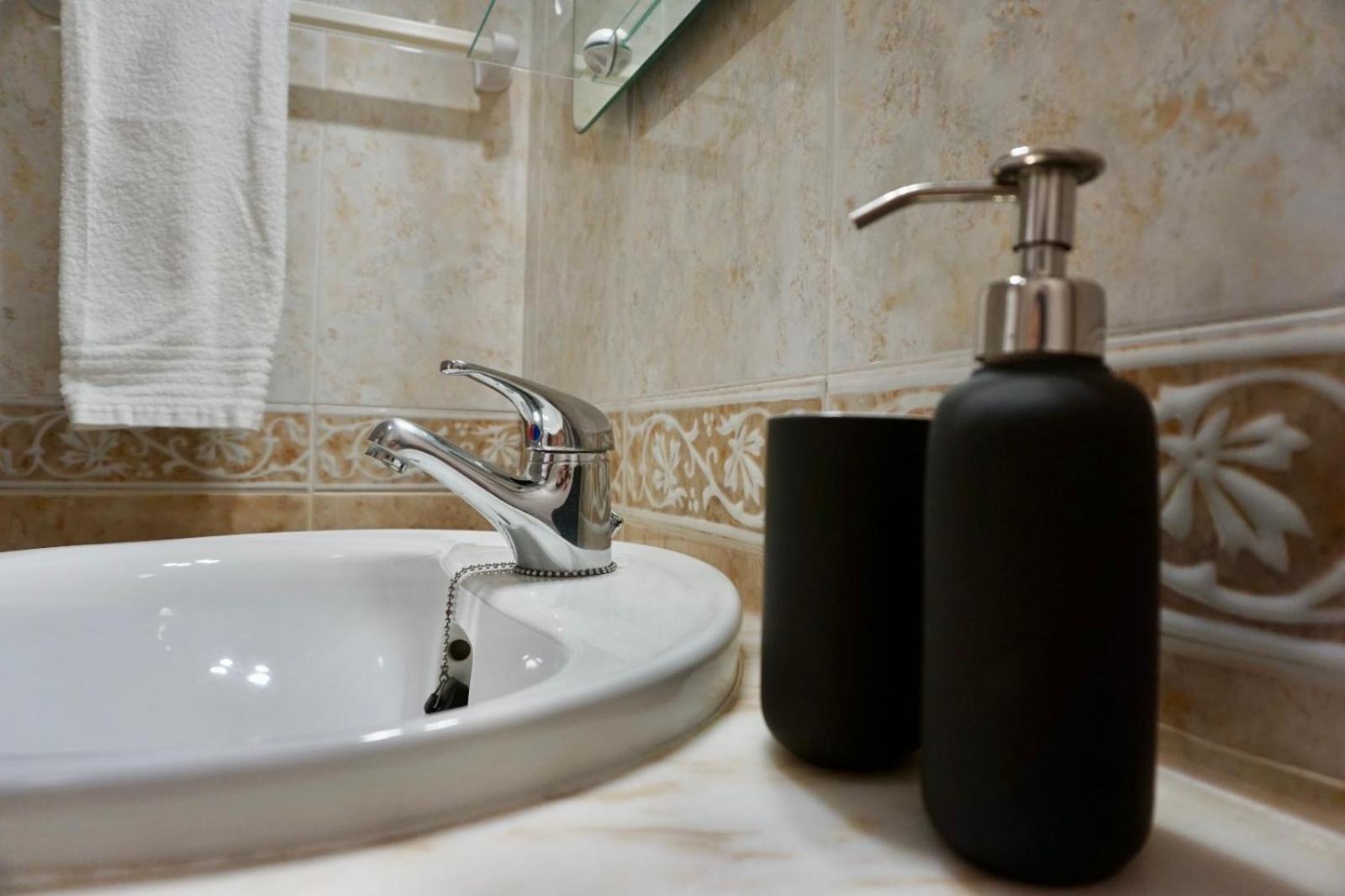 Cozy Alvor Retreat - Sunset Balcony, Wi-Fi & Ac Apartment Ngoại thất bức ảnh
